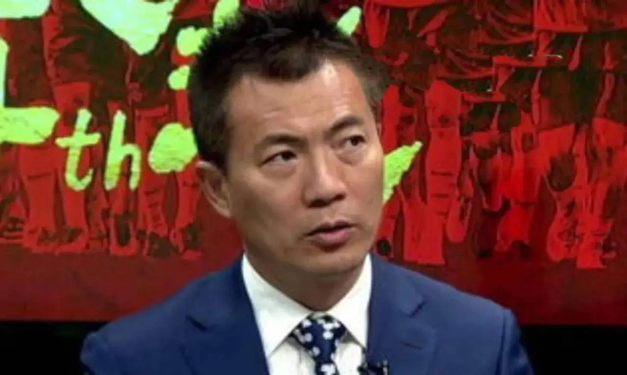 包含南城雷霆队鏖战齐鲁金雕队，冰球半决赛击败，替补奇兵立功。韧性与执行并存的词条