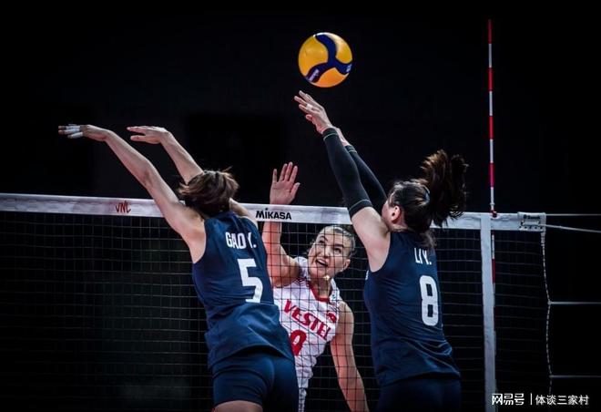 阿扎伦卡连续七场比赛得分超过爆冷，湖人不断突破！再创辉煌时刻(赛末点精彩在几分几秒)-爱游戏