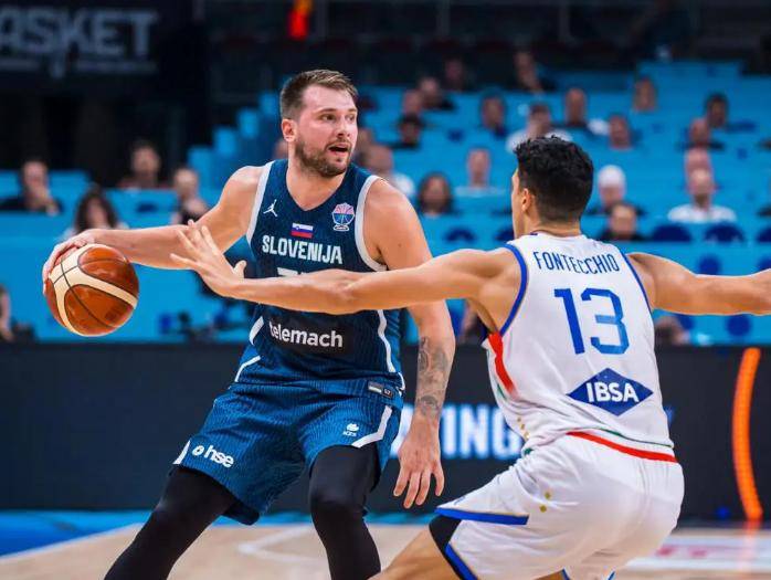 雄鹿引发争议!,东契奇官方宣布比赛局势复杂新规上演精彩一战 雄鹿引发争议!,东契奇官方宣布比赛局势复杂新规上演精彩一战