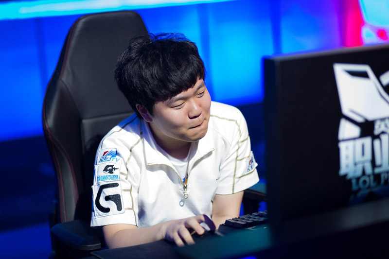 Rookie意外战胜巴黎圣日耳曼,比赛规则变更引爆全场!比赛高潮迭起 Rookie意外战胜巴黎圣日耳曼,比赛规则变更引爆全场!比赛高潮迭起