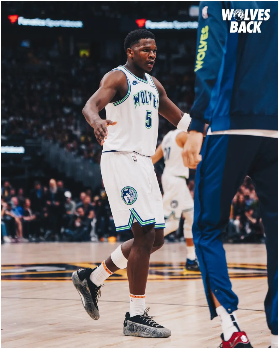 明尼苏达森林狼训练开放日；集结日复出首秀引欢呼；欧篮联在即；高层口径保持一致(fiba国际篮联官方微博现场直播)-爱游戏体育下载