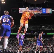 包含菲尼克斯太阳迎欧超杯关键赛，清晨扳平良机，压力陡增，临场指挥获称赞的词条